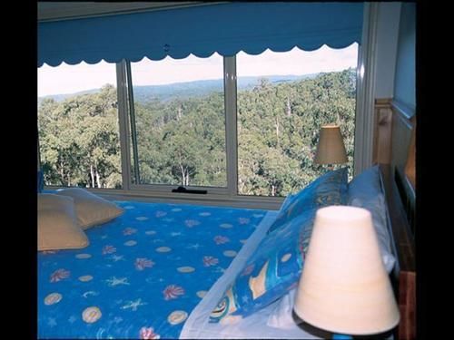 Bush House & Eco Retreats Lodge