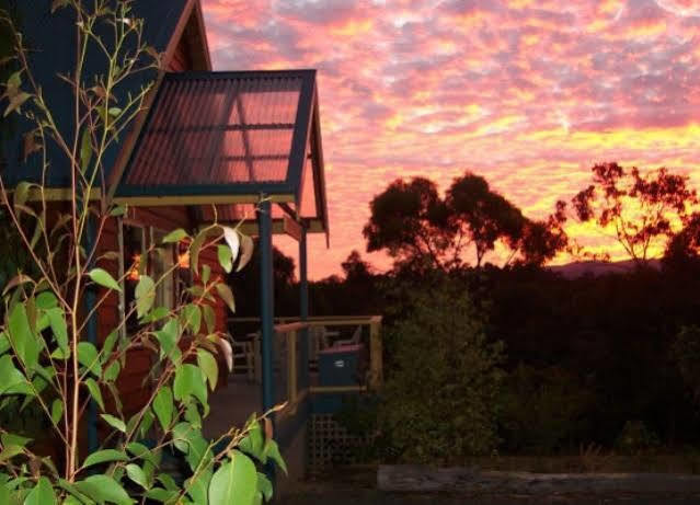 Bush House & Eco Retreats Lodge